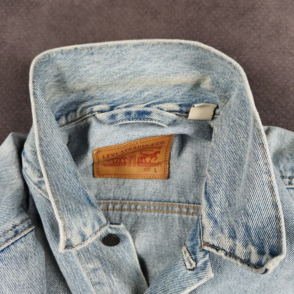 Levis Type 3 Trucker Jacket Mens Large Light Wash Blue Jean Denim 72334-0232